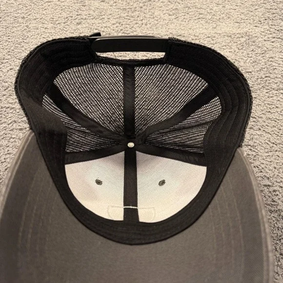 Kuhl Hat Cap Snap Back Black Gray Trucker Mesh‎ Embroidered Shield Patch Mens - Picture 9 of 9